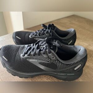 Brooks Women’s Black Running Shoes 9